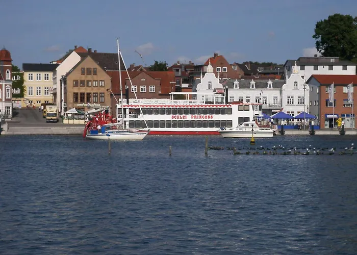 Und Einzelzimmer Schnoor In ホームステイ カッペルン